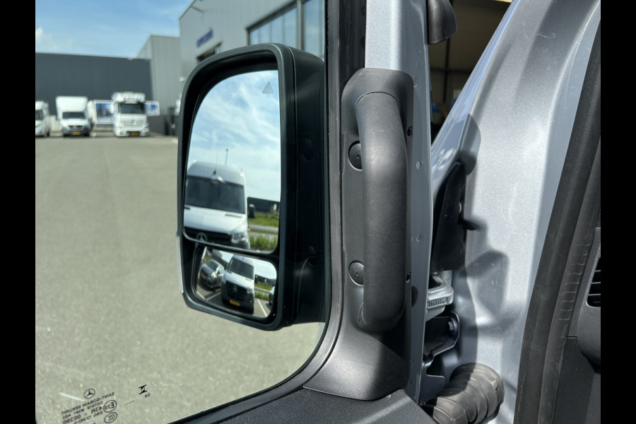Mercedes-Benz eSprinter 320 L3 Select 81kWh / Snel laden 115kw / Trekhaak / Distronic / MBUX / Smartphone-intergratie / 270 Graden achterdeuren