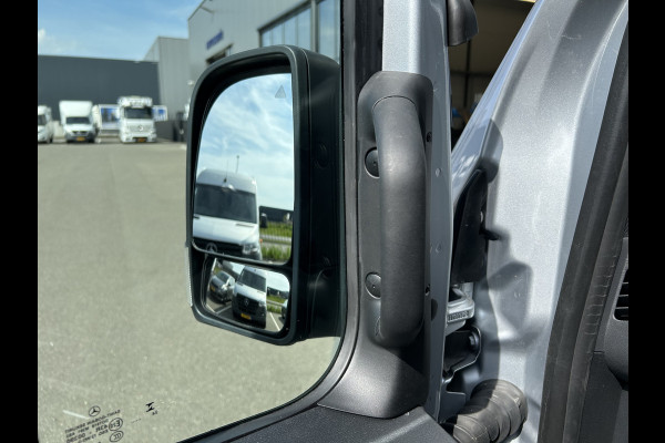 Mercedes-Benz eSprinter 320 L3 Select 81kWh / Snel laden 115kw / Trekhaak / Distronic / MBUX / Smartphone-intergratie / 270 Graden achterdeuren