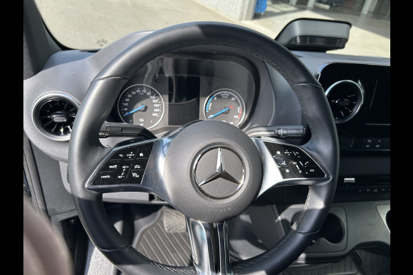 Mercedes-Benz eSprinter 320 L3 Select 81kWh / Snel laden 115kw / Trekhaak / Distronic / MBUX / Smartphone-intergratie / 270 Graden achterdeuren