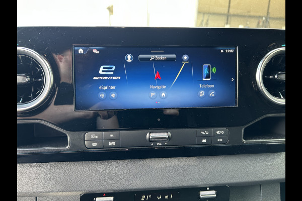 Mercedes-Benz eSprinter 320 L3 Select 81kWh / Snel laden 115kw / Trekhaak / Distronic / MBUX / Smartphone-intergratie / 270 Graden achterdeuren