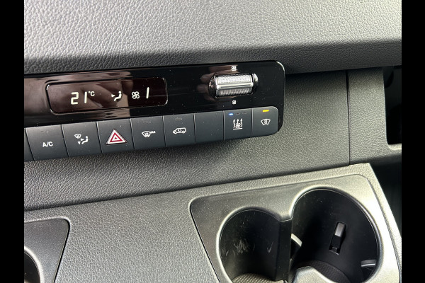 Mercedes-Benz eSprinter 320 L3 Select 81kWh / Snel laden 115kw / Trekhaak / Distronic / MBUX / Smartphone-intergratie / 270 Graden achterdeuren
