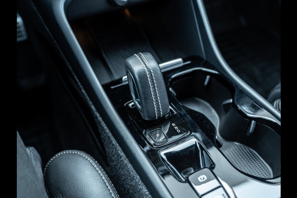 Volvo XC40 1.5 T4 Recharge R-Design | Memory | Leder | Camera | BTW