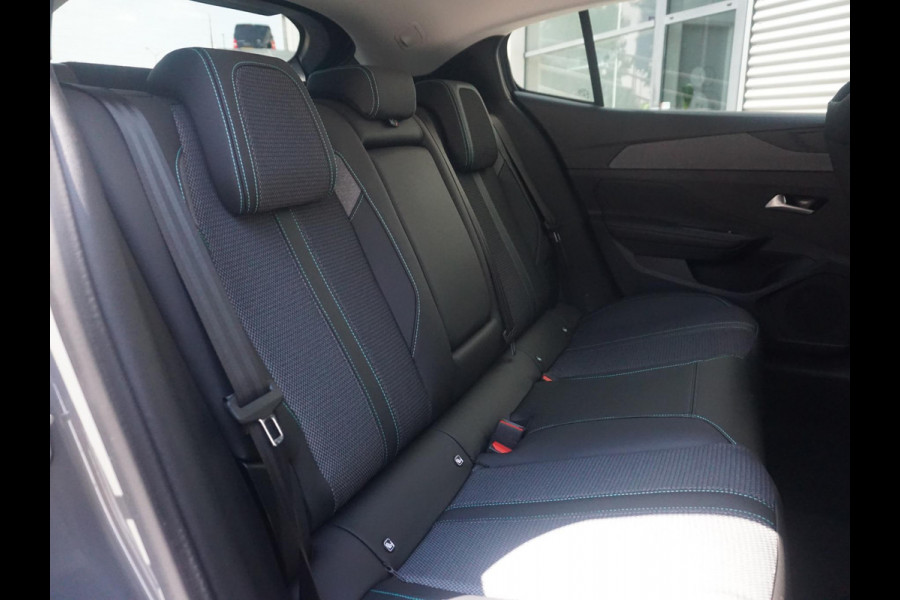 Peugeot 408 1.6 HYbrid Allure Pack 225 EAT8 360 Camera