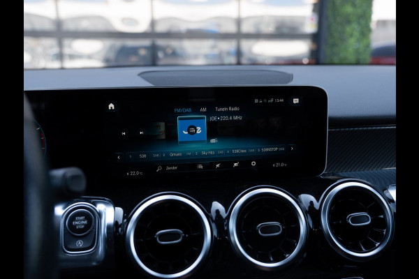 Mercedes-Benz Glb 200 Business Solution AMG | Camera | Carplay | Night Pack