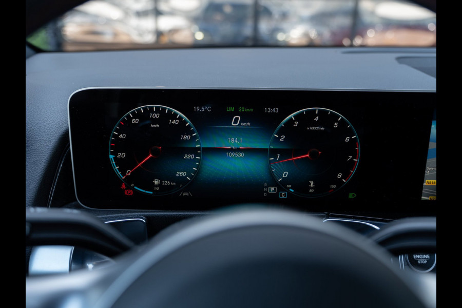 Mercedes-Benz Glb 200 Business Solution AMG | Camera | Carplay | Night Pack