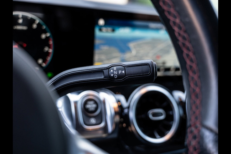 Mercedes-Benz Glb 200 Business Solution AMG | Camera | Carplay | Night Pack