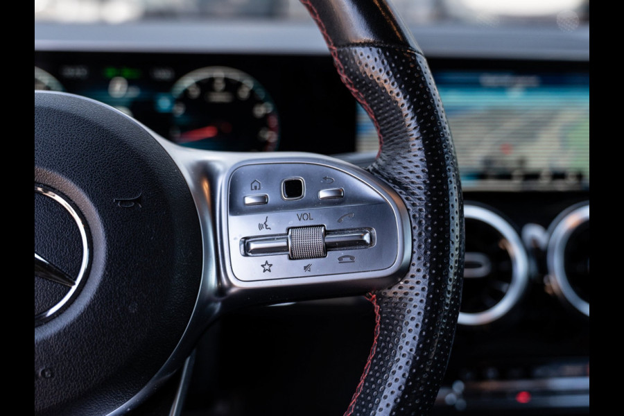 Mercedes-Benz Glb 200 Business Solution AMG | Camera | Carplay | Night Pack