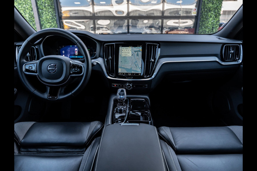 Volvo V60 2.0 T6 Plug-in hybrid AWD Plus Dark