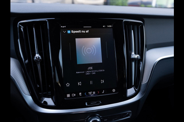 Volvo V60 2.0 T6 Plug-in hybrid AWD Plus Dark