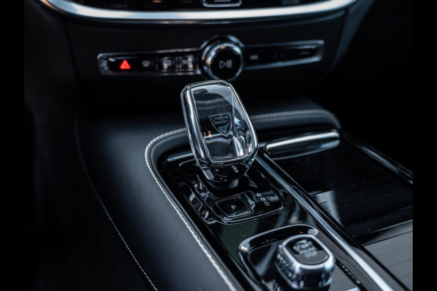Volvo V60 2.0 T6 Plug-in hybrid AWD Plus Dark