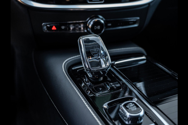 Volvo V60 2.0 T6 Plug-in hybrid AWD Plus Dark