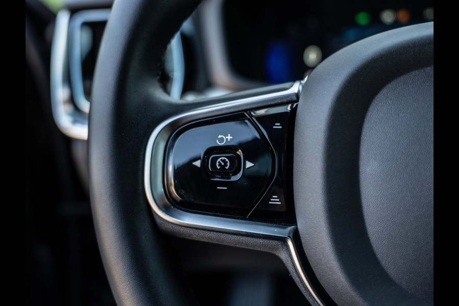 Volvo V60 2.0 T6 Plug-in hybrid AWD Plus Dark
