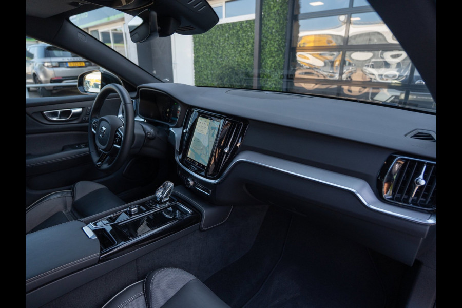 Volvo V60 2.0 T6 Plug-in hybrid AWD Plus Dark