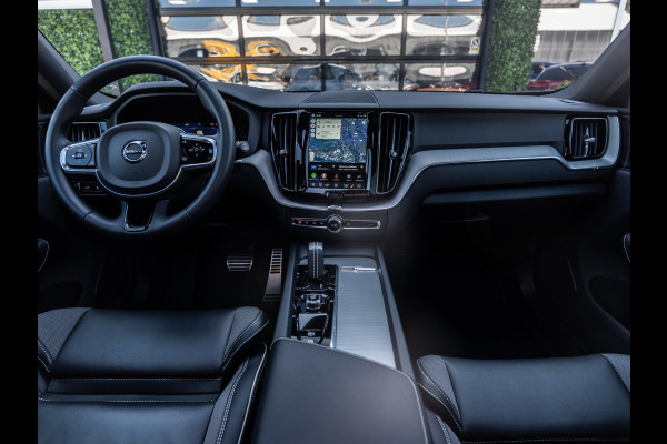 Volvo XC60 2.0 T6 Plug-in hybrid AWD Ultimate Dark | Pano | H/K Sound | Surround View | Trekhaak