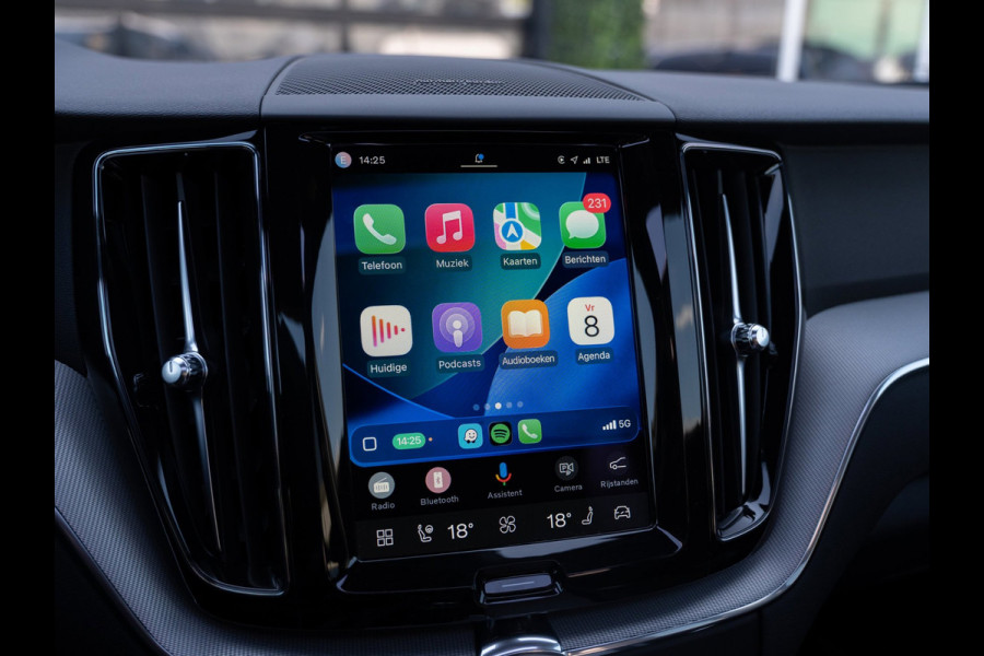 Volvo XC60 2.0 T6 Plug-in hybrid AWD Ultimate Dark | Pano | H/K Sound | Surround View | Trekhaak