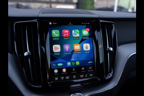 Volvo XC60 2.0 T6 Plug-in hybrid AWD Ultimate Dark | Pano | H/K Sound | Surround View | Trekhaak