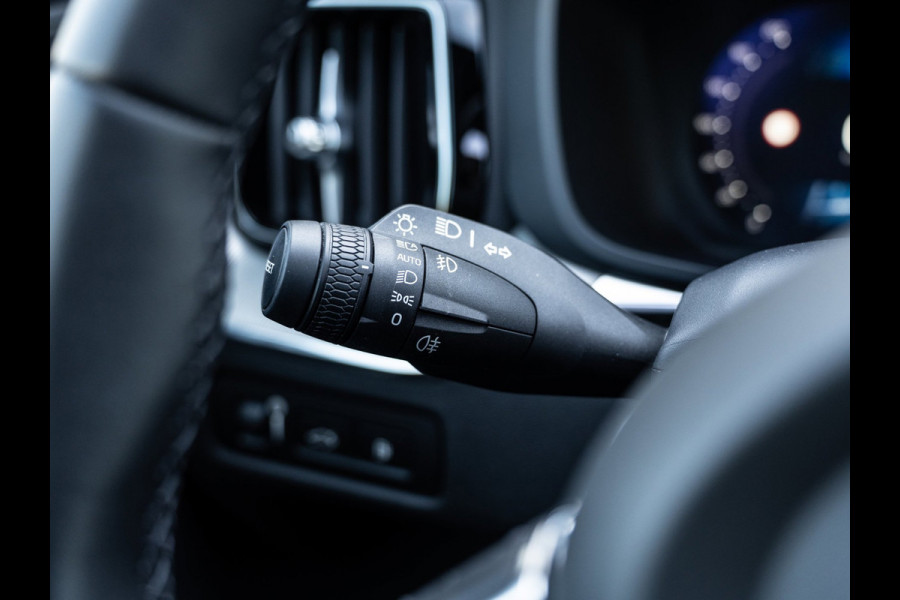 Volvo XC60 2.0 T6 Plug-in hybrid AWD Ultimate Dark | Pano | H/K Sound | Surround View | Trekhaak
