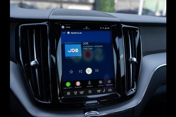 Volvo XC60 2.0 T6 Plug-in hybrid AWD Ultimate Dark | Pano | H/K Sound | Surround View | Trekhaak
