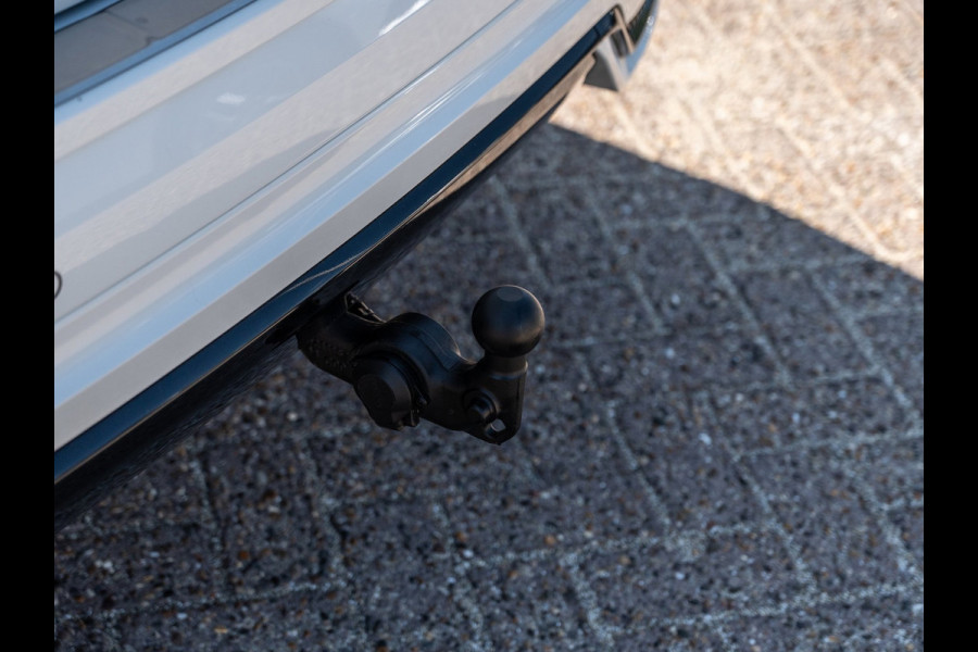 Volvo XC60 2.0 T6 Plug-in hybrid AWD Ultimate Dark | Pano | H/K Sound | Surround View | Trekhaak