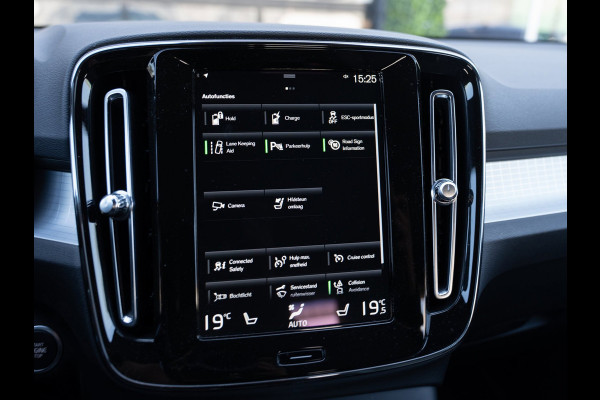 Volvo XC40 1.5 T4 Plug-in hybrid Plus Dark