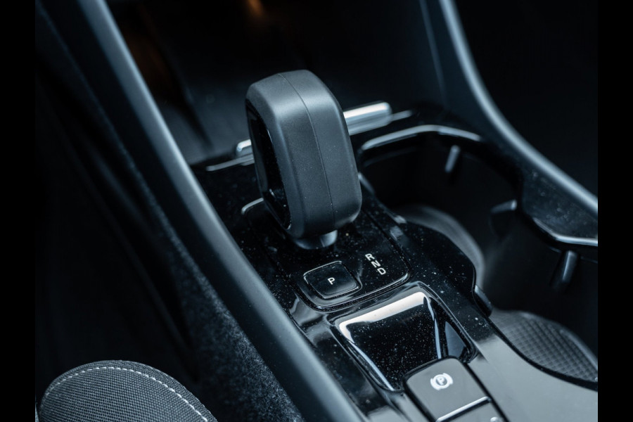 Volvo XC40 1.5 T4 Plug-in hybrid Plus Dark