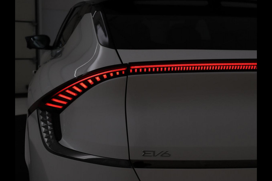 Kia Ev6 GT-Line 77.4 kWh | Panoramadak | Adaptive cruise | Matrix LED | Meridian Surround | Trekhaak | Head-Up | Leder/Alcantara | 360 Camera | Carplay | Keyless