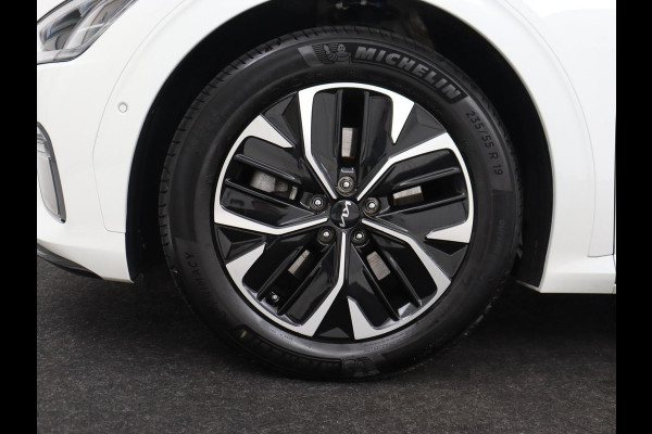 Kia Ev6 GT-Line 77.4 kWh | Panoramadak | Adaptive cruise | Matrix LED | Meridian Surround | Trekhaak | Head-Up | Leder/Alcantara | 360 Camera | Carplay | Keyless