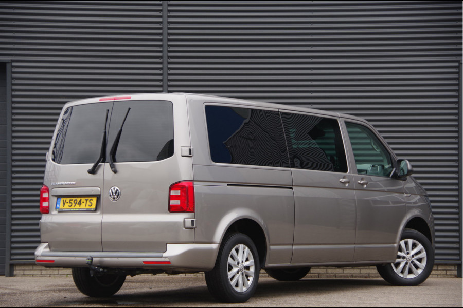 Volkswagen Transporter 2.0 TDI L2H1 DC-5P, 150PK AUT. NAP! TREKHAAK, CARPLAY, NAVI, CRUISE, LEDER STUUR, PARKEERSENSOREN, 16'' LMV