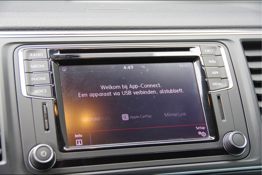 Volkswagen Transporter 2.0 TDI L2H1 DC-5P, 150PK AUT. NAP! TREKHAAK, CARPLAY, NAVI, CRUISE, LEDER STUUR, PARKEERSENSOREN, 16'' LMV