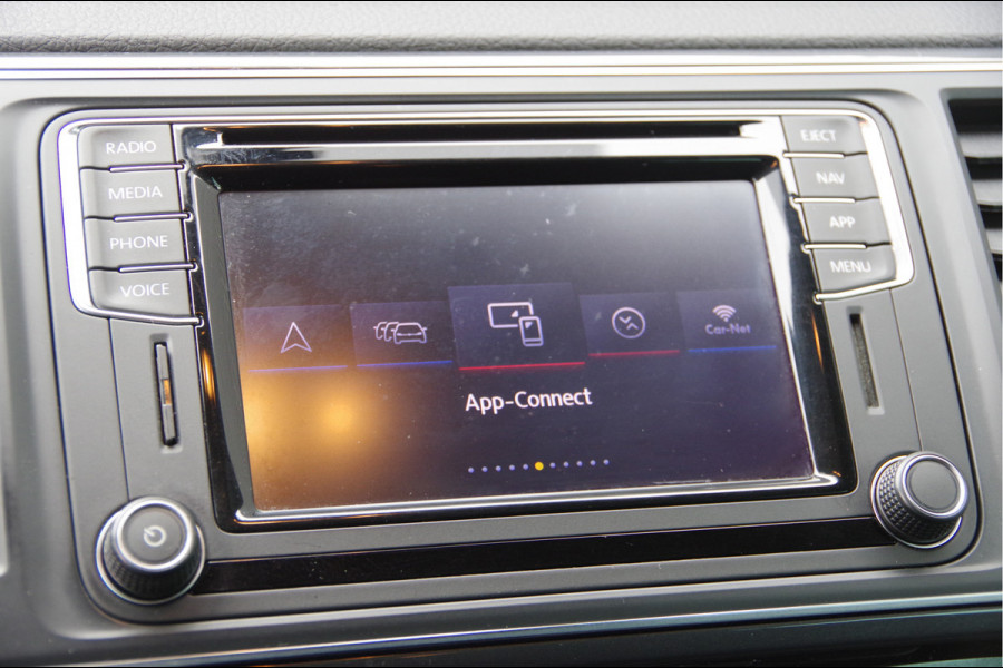 Volkswagen Transporter 2.0 TDI L2H1 DC-5P, 150PK AUT. NAP! TREKHAAK, CARPLAY, NAVI, CRUISE, LEDER STUUR, PARKEERSENSOREN, 16'' LMV