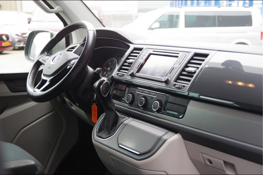 Volkswagen Transporter 2.0 TDI L2H1 DC-5P, 150PK AUT. NAP! TREKHAAK, CARPLAY, NAVI, CRUISE, LEDER STUUR, PARKEERSENSOREN, 16'' LMV