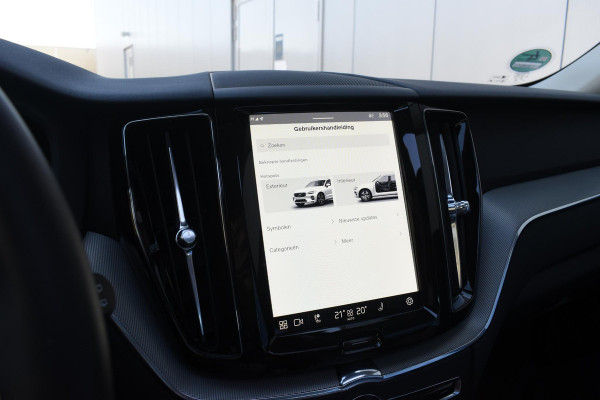 Volvo XC60 T6 350PK Automaat Plug-in Hybrid AWD Plus Dark / Navigatie / 360 Camera / Adaptieve Cruise Control / Stuur & Stoelverwarming / Stoelverwarming achter / Elektr. Achterklep / Schuifdak / Trekhaak