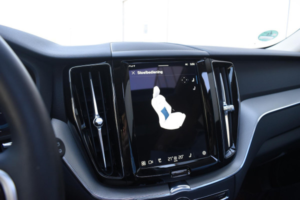 Volvo XC60 T6 350PK Automaat Plug-in Hybrid AWD Plus Dark / Navigatie / 360 Camera / Adaptieve Cruise Control / Stuur & Stoelverwarming / Stoelverwarming achter / Elektr. Achterklep / Schuifdak / Trekhaak