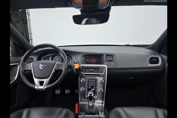 Volvo V60 2.0 T4 Business Sport R design NL-AUTO | PANODAK | LEDER | CAMERA | TREKHAAK