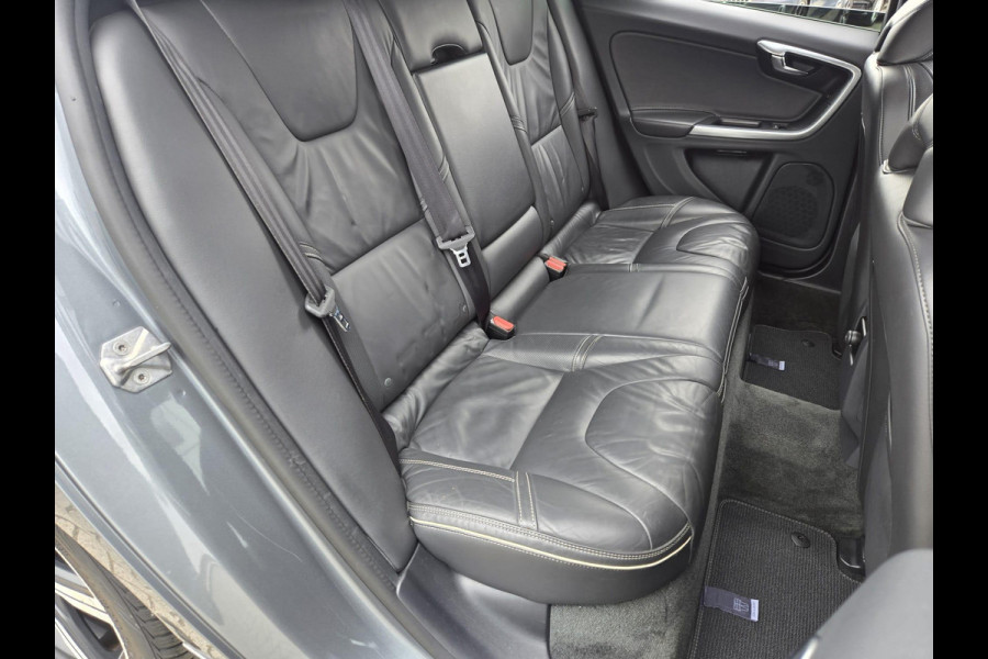 Volvo V60 2.0 T4 Business Sport R design NL-AUTO | PANODAK | LEDER | CAMERA | TREKHAAK