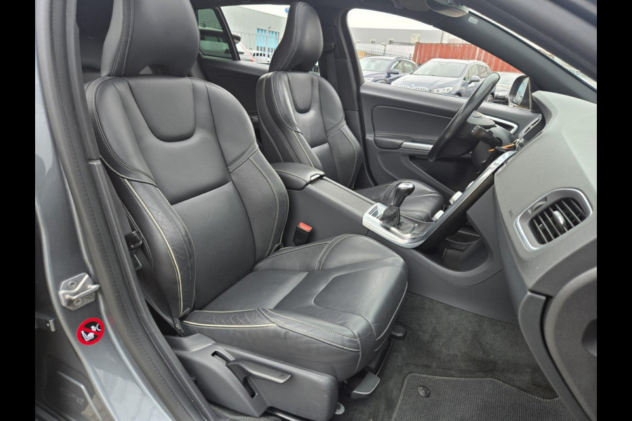 Volvo V60 2.0 T4 Business Sport R design NL-AUTO | PANODAK | LEDER | CAMERA | TREKHAAK