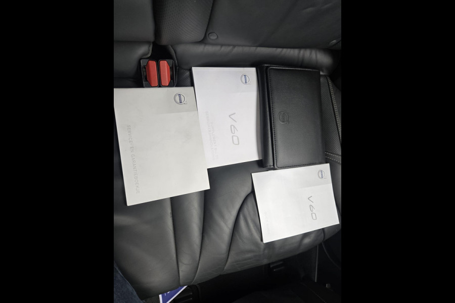 Volvo V60 2.0 T4 Business Sport R design NL-AUTO | PANODAK | LEDER | CAMERA | TREKHAAK