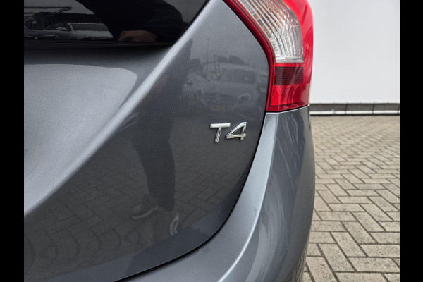 Volvo V60 2.0 T4 Business Sport R design NL-AUTO | PANODAK | LEDER | CAMERA | TREKHAAK