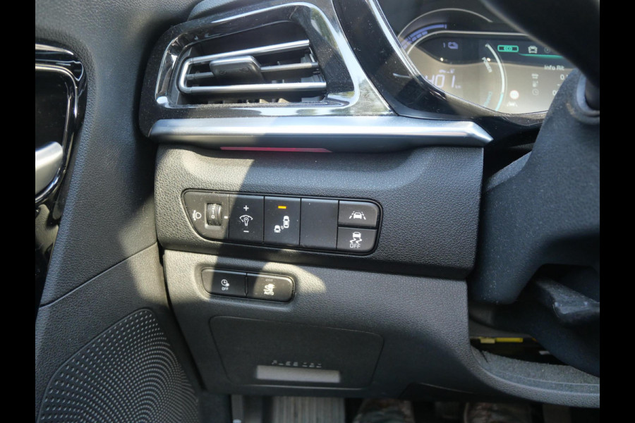 Kia e-Niro ExecutiveLine 64 kWh |SOH 97,4% | Schuif/kantel dak | Stoel geheugen | Stoel verwarming/ventilatie |