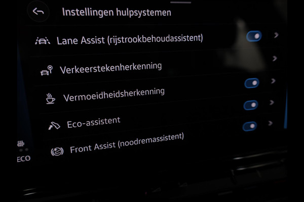 Volkswagen ID.3 First Plus 58 kWh 204PK 58KWH | Navigatie | Parkeercamera | 19" LM velgen "|