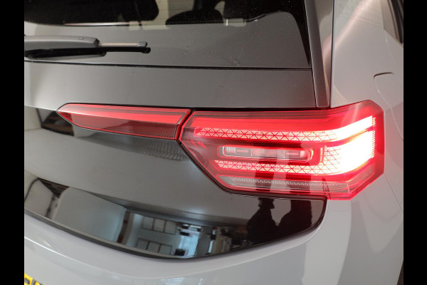 Volkswagen ID.3 First Plus 58 kWh 204PK 58KWH | Navigatie | Parkeercamera | 19" LM velgen "|