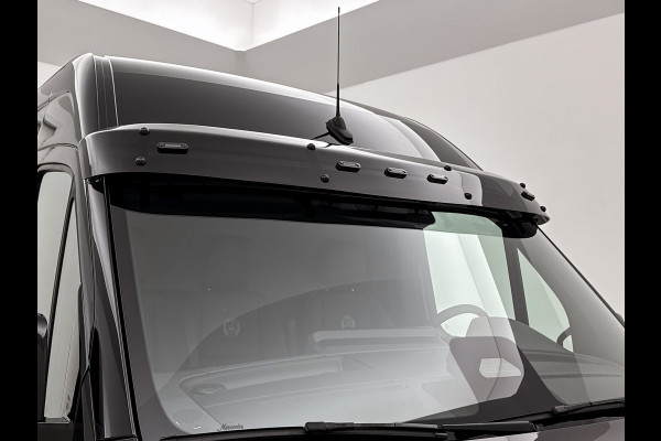 Mercedes-Benz Sprinter 319 1.9 CDI L2H2 30 Jahre Edition Leder Vanstep Full black Zonneklep met Led MAK Safari 3500kg Trekhaak Betimmering Navigatie