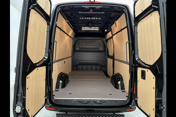 Mercedes-Benz Sprinter 319 1.9 CDI L2H2 30 Jahre Edition Leder Vanstep Full black Zonneklep met Led MAK Safari 3500kg Trekhaak Betimmering Navigatie