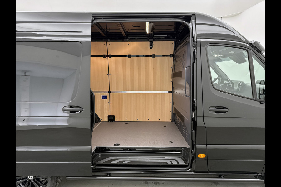 Mercedes-Benz Sprinter 319 1.9 CDI L2H2 30 Jahre Edition Leder Vanstep Full black Zonneklep met Led MAK Safari 3500kg Trekhaak Betimmering Navigatie