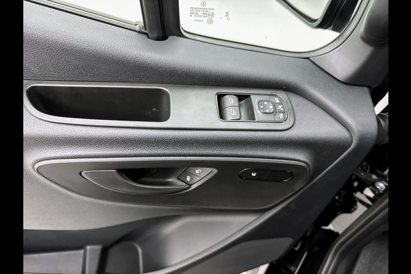 Mercedes-Benz Sprinter 319 1.9 CDI L2H2 30 Jahre Edition Leder Vanstep Full black Zonneklep met Led MAK Safari 3500kg Trekhaak Betimmering Navigatie