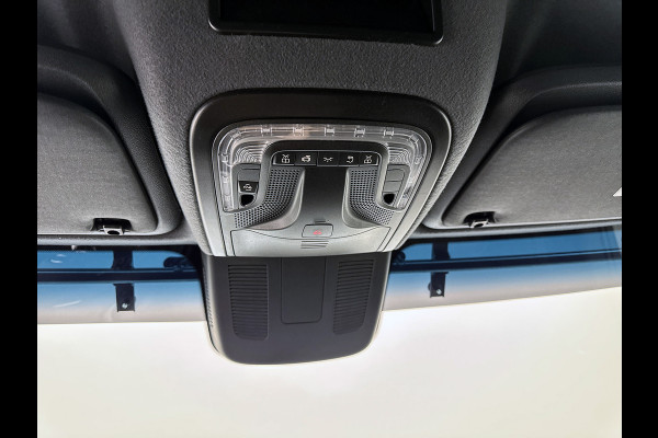 Mercedes-Benz Sprinter 319 1.9 CDI L2H2 30 Jahre Edition Leder Vanstep Full black Zonneklep met Led MAK Safari 3500kg Trekhaak Betimmering Navigatie