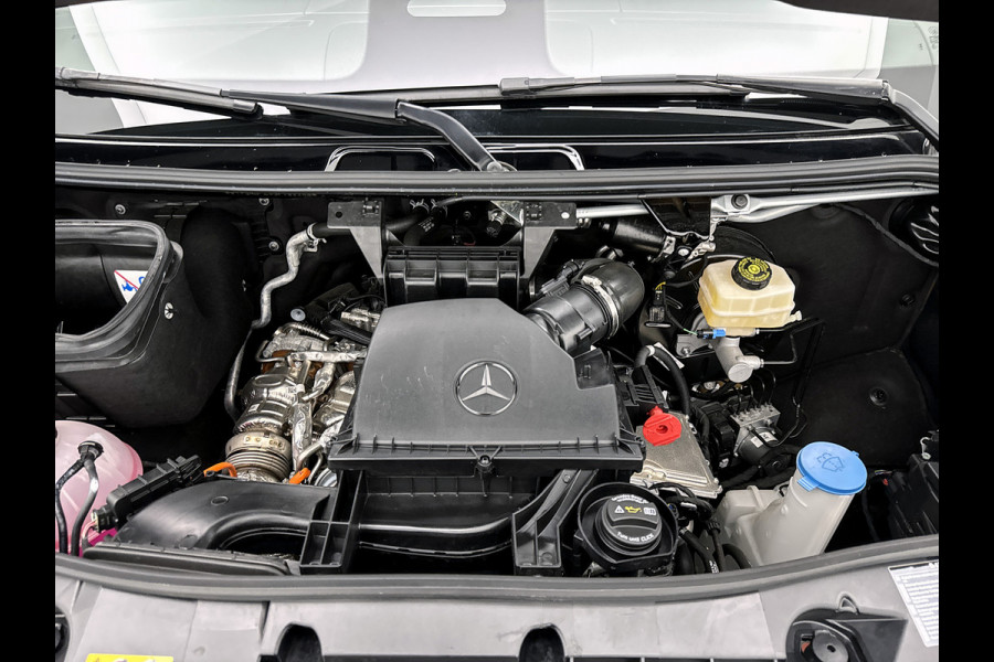 Mercedes-Benz Sprinter 319 1.9 CDI L2H2 30 Jahre Edition Leder Vanstep Full black Zonneklep met Led MAK Safari 3500kg Trekhaak Betimmering Navigatie