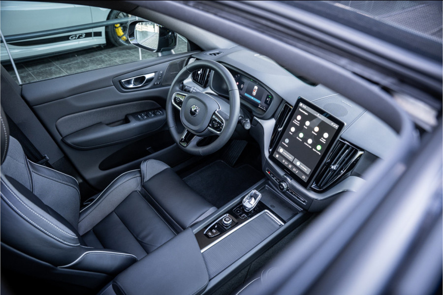 Volvo XC60 2.0 T6 Plug-in hybrid AWD Plus Black Edition **H&K**HUD** **PANODAK**