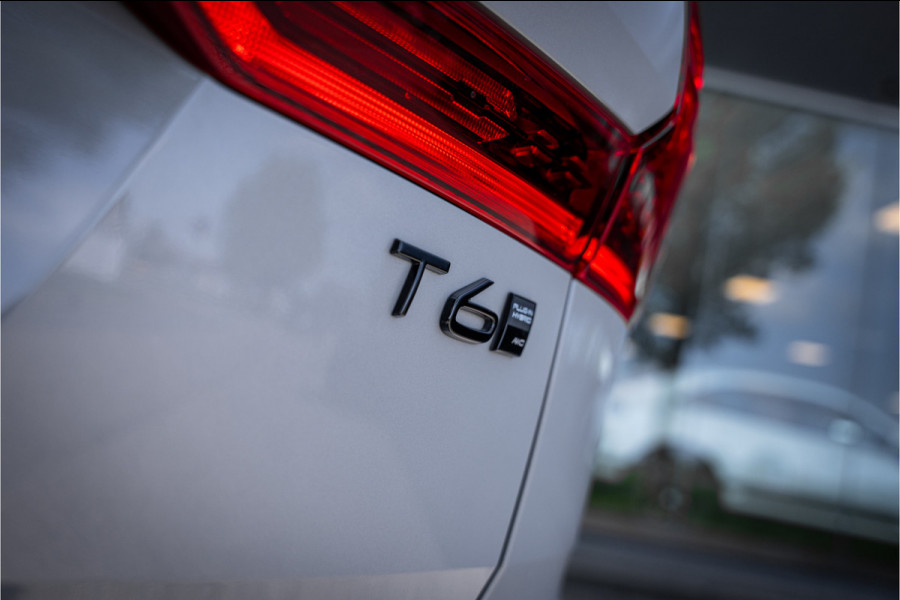 Volvo XC60 2.0 T6 Plug-in hybrid AWD Plus Black Edition **H&K**HUD** **PANODAK**