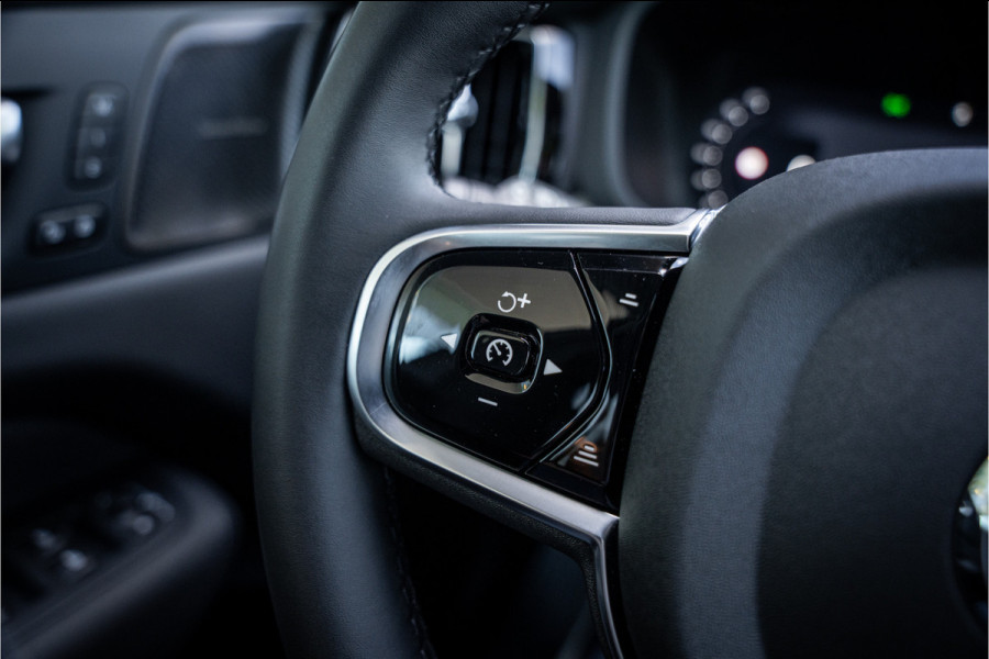 Volvo XC60 2.0 T6 Plug-in hybrid AWD Plus Black Edition **H&K**HUD** **PANODAK**